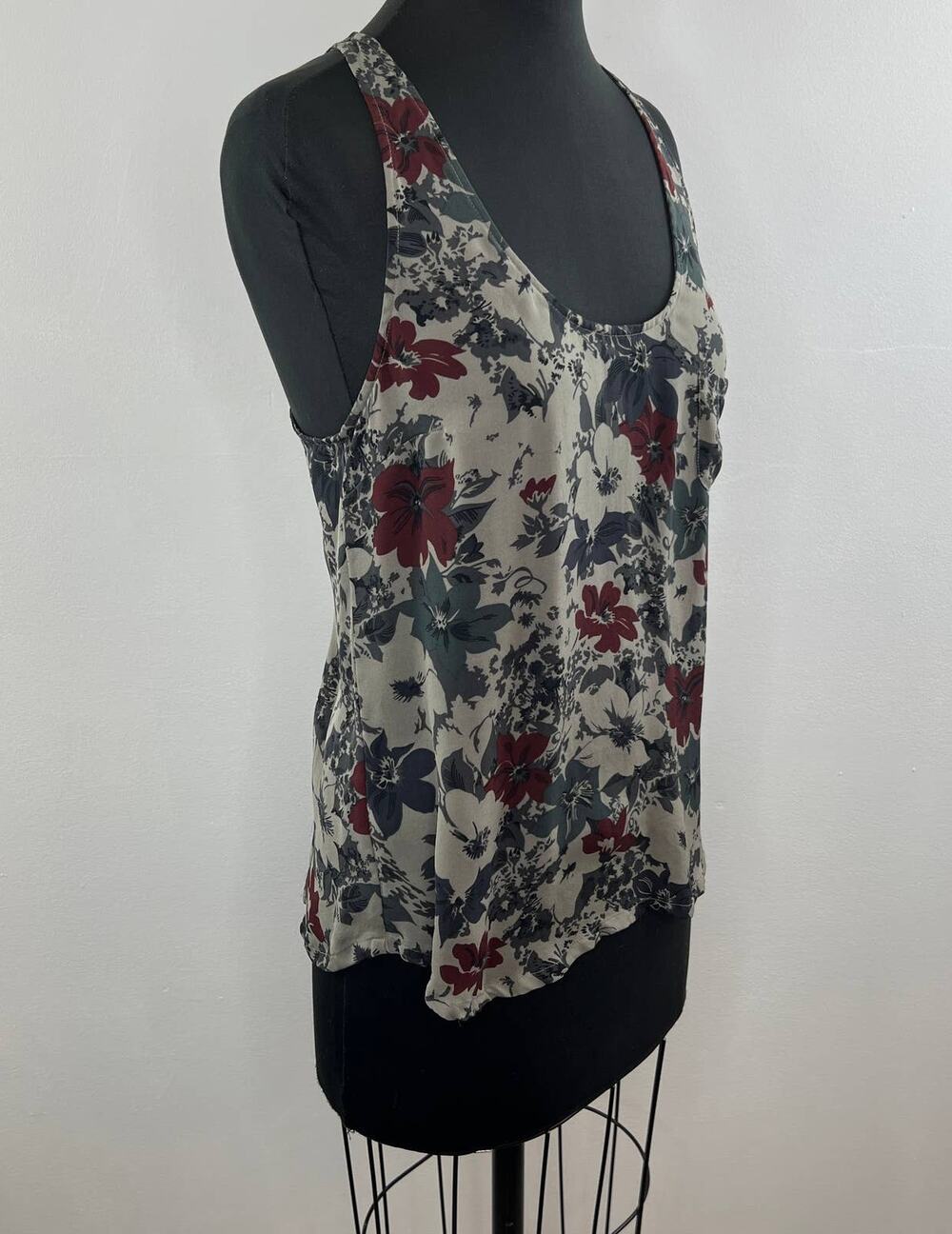 JOIE Floral Silk Sleeveless Tank Top Racerback Gray Beige Red Floral Blouse M